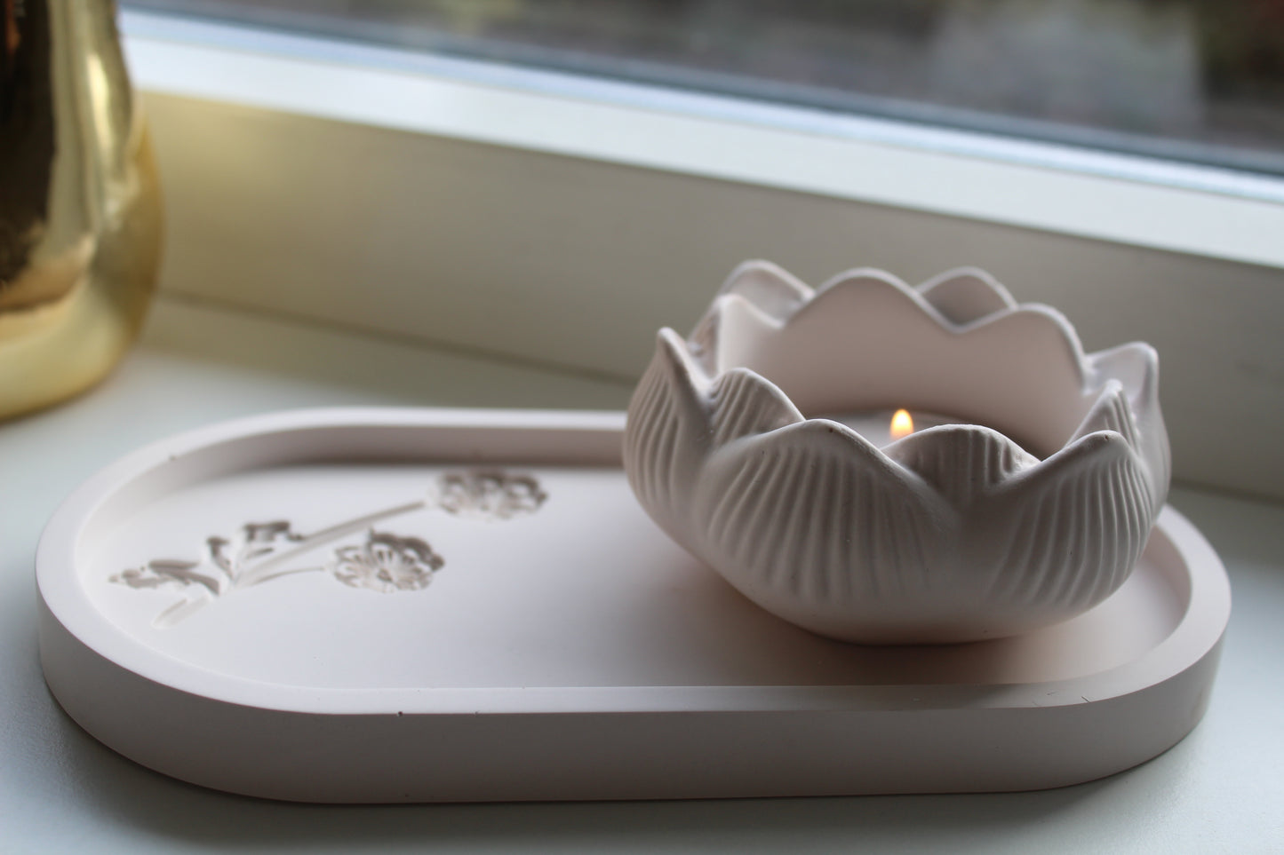 Aura – Skulpturalt ljus och fat i perfekt harmoni.