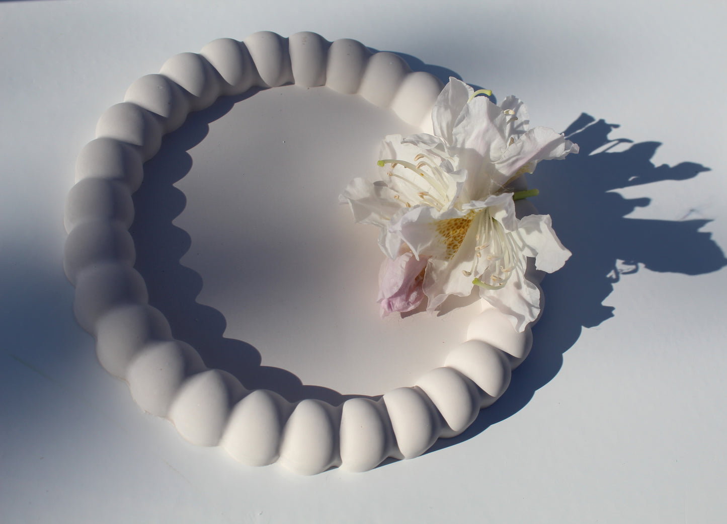 Marbella – Rund Handgjord Bricka för Ljus och Dekoration