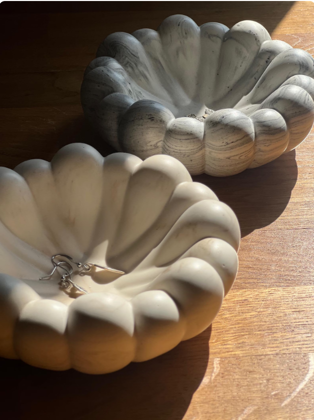 Sunny – handgjort vågformat smyckesfat