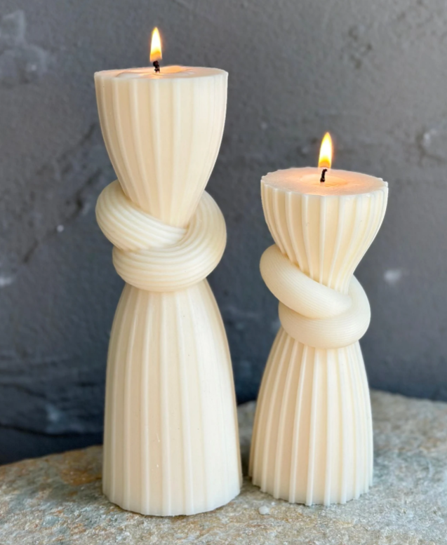 Julia ljus – veckad pelare med knut, Stor & Mellan